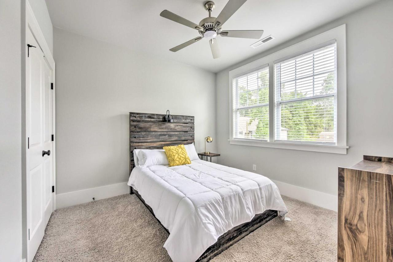 Holiday home Modern About 4 Mi To Downtown! *